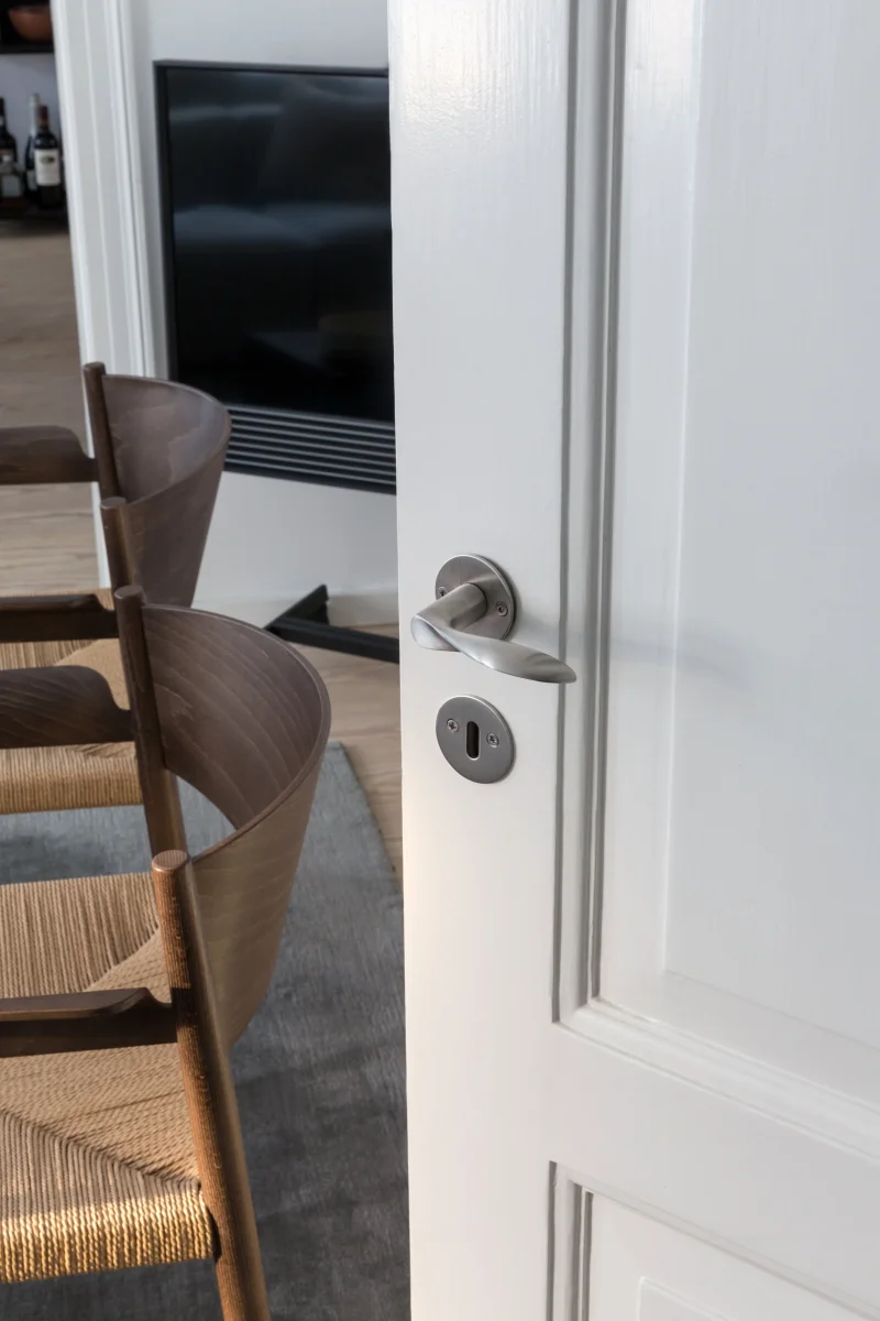 Arne Jacobsen-dörrhandtag – AJ97 dörrhandtag i borstat rostfritt stål 97 mm, liten modell - Bild 6