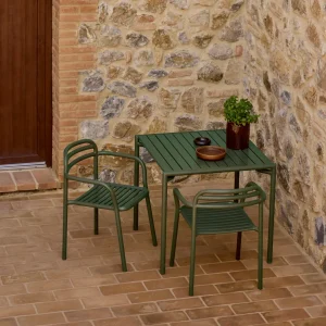 Bliss matbord inkl. 2 Bliss-stolar med armstöd