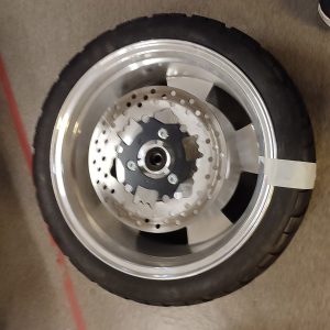 DÄCK#009 Beg Däck PUNKA 215/40 (E4 Fram) med fälg