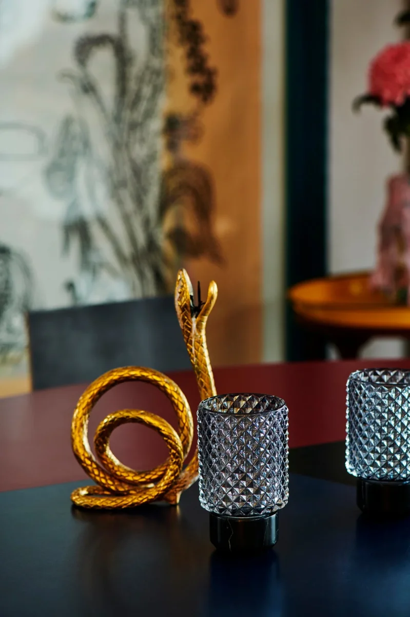 Sons of Marble Hurricane värmeljusstake, svart/rökfärgad • Design by Us - Bild 3